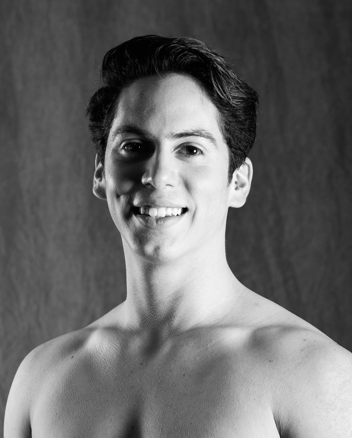 Roberto Vega Ortiz – CORPS de Ballet International